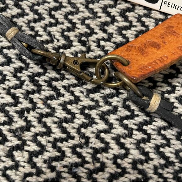 Fredd & Basha Blk/Tan w/White Stitching Detail Leather Carrying Case - Picture 8 of 9